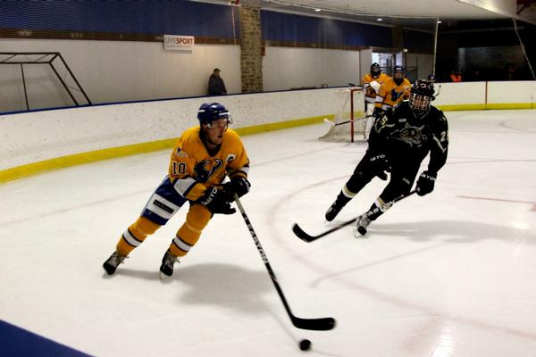 Southern Stampede captain Simon Glass in action